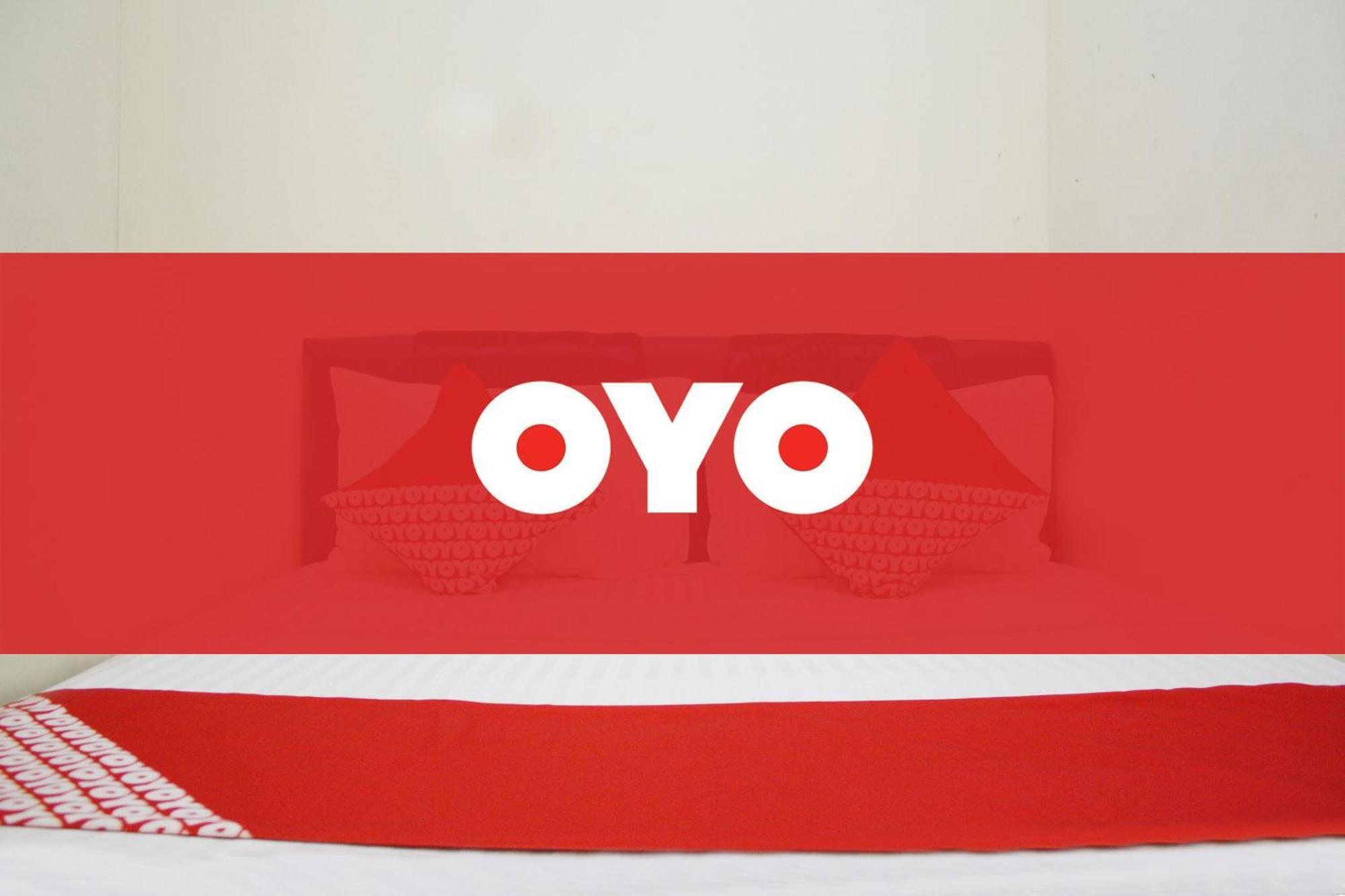 Oyo Life 2090 Ratna Backpacker Syariah Hotel Probolinggo Ngoại thất bức ảnh
